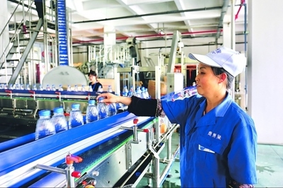 從“一瓶水”到一條飲用水產業鏈