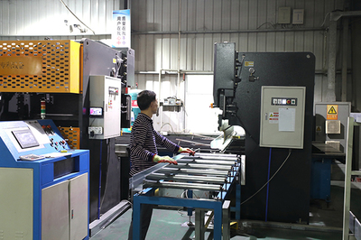 大拼經(jīng)濟(jì) 聚焦發(fā)展 | 鳳崗:增資擴(kuò)產(chǎn)提效能 科技創(chuàng)新激活力