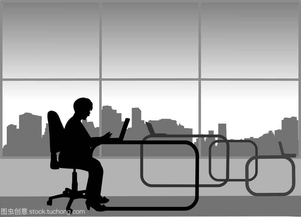 老年女實業家在她的辦公室電腦工作, 一個在一系列類似的圖像剪影